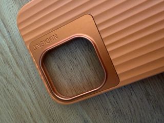 Funda Nudient Bold Case iPhone 14 Pro Max Naranja 