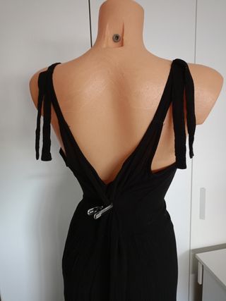 Vestido negro, 2 unidades iguales