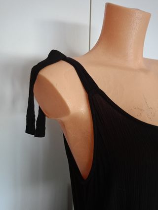 Vestido negro, 2 unidades iguales