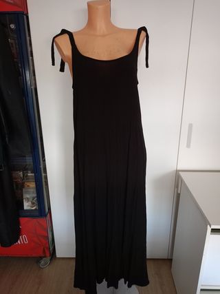 Vestido negro, 2 unidades iguales