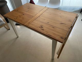 Mesa de comedor extensible de madera