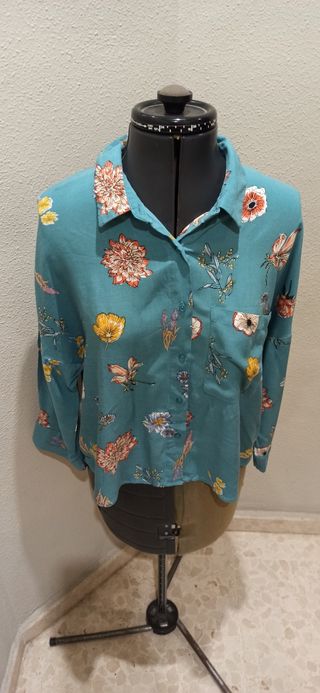 Camisa flores Pull&Bear Talla M