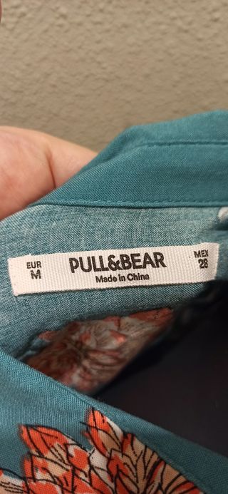 Camisa flores Pull&Bear Talla M