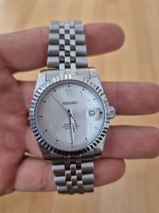 Reloj Seiko Automático Plata y Blanco 