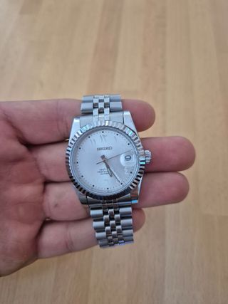 Reloj Seiko Automático Plata y Blanco 