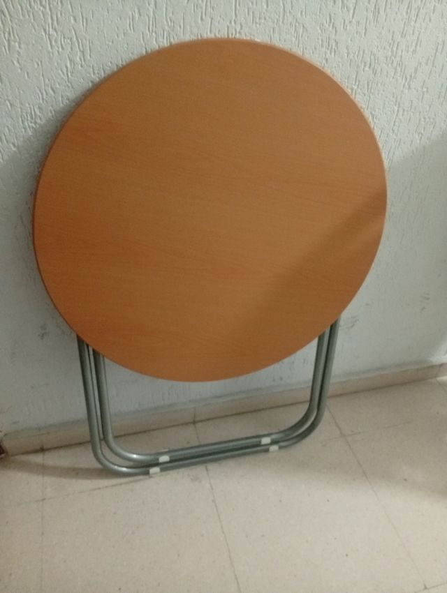 Mesa redonda plegable madera y metal
