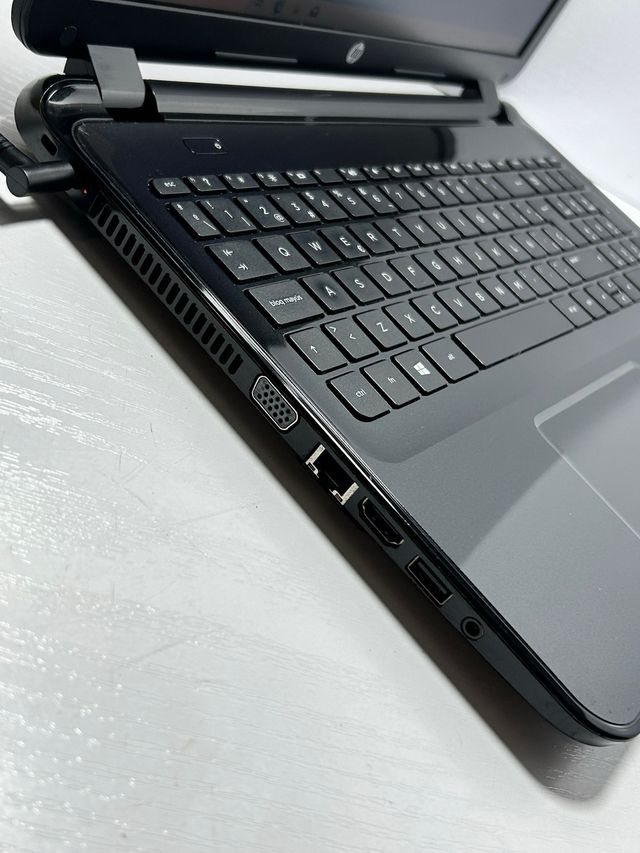 Unità SSD HP 250 G2 i3/8 GB/128 GB