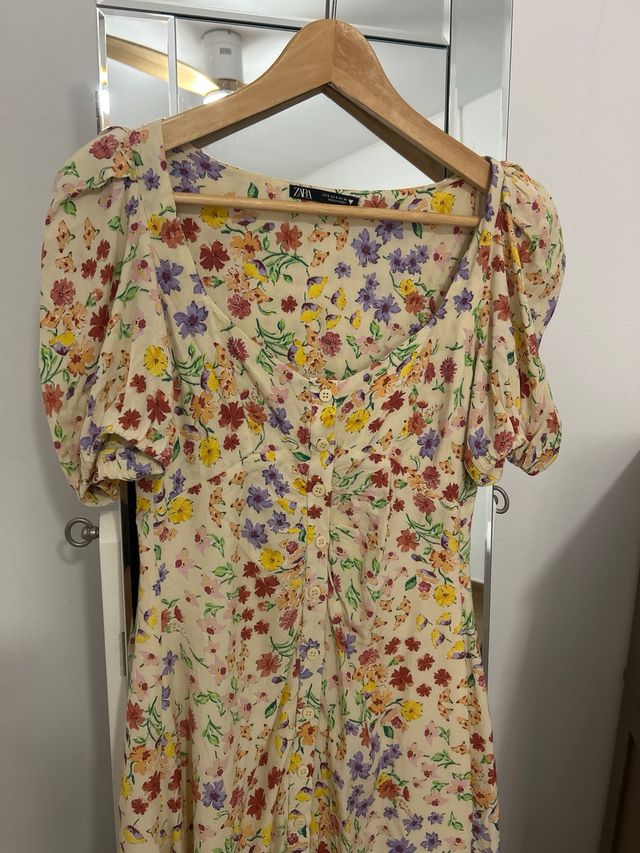 Vestido Zara floral multicolor