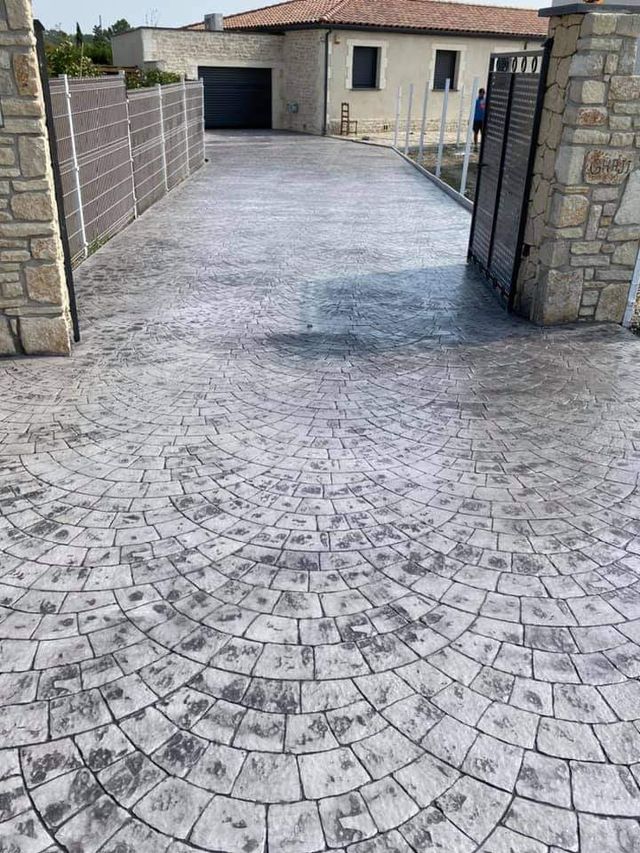 Manitas y pavimentos impresos