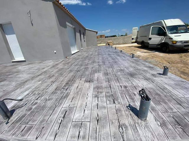 Manitas y pavimentos impresos