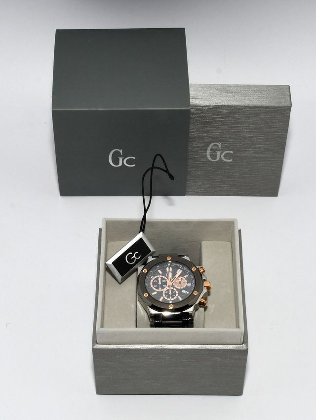 Guess GC X72025G7S Preto e Dourado