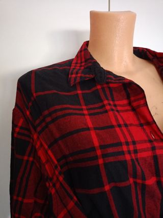 Vestido a cuadros rojo y negro tipo camisa