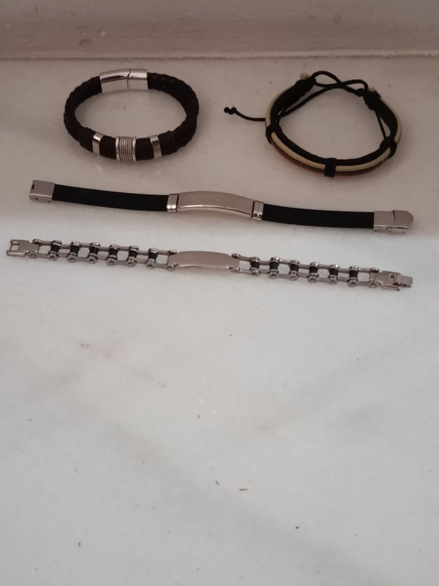 Lote de 4 pulseras de hombre