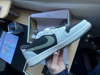Nike Jordan 1 Low Travis Scott Olive