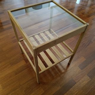 Mesa Auxiliar IKEA Nesna Bambú y Cristal