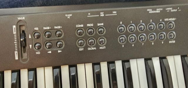 Sintetizador Korg X5 Music Synth