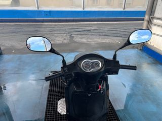Moto Peugeot TWEET 2019 50cc negra 
