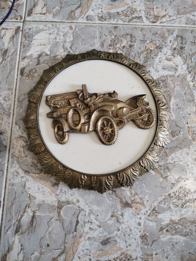 Lampada da parete per auto in bronzo antico o simile.