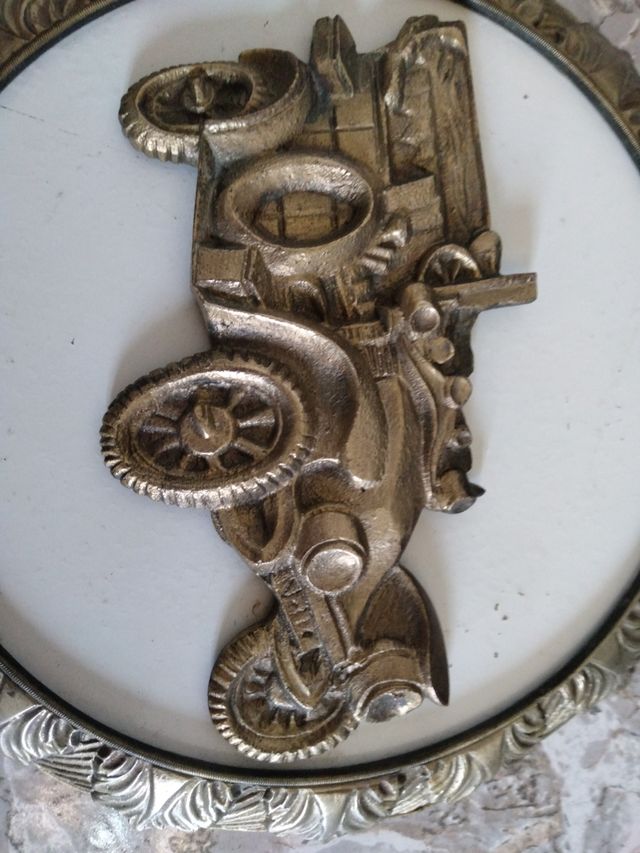 Lampada da parete per auto in bronzo antico o simile.