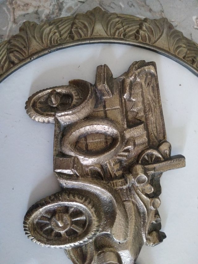 Lampada da parete per auto in bronzo antico o simile.