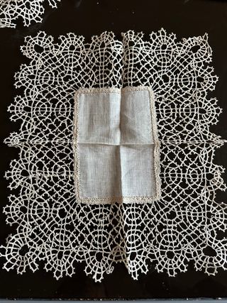 Centrino antico tombolo fatto a mano