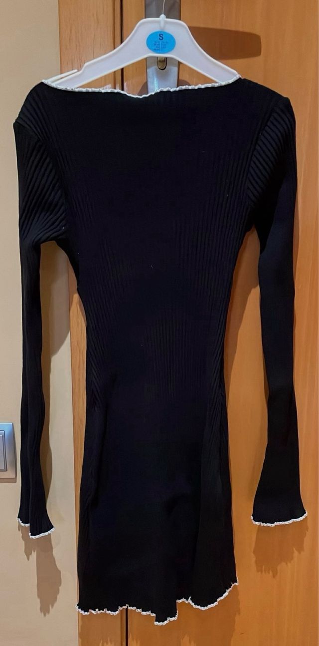 Vestido negro H&M con cordones