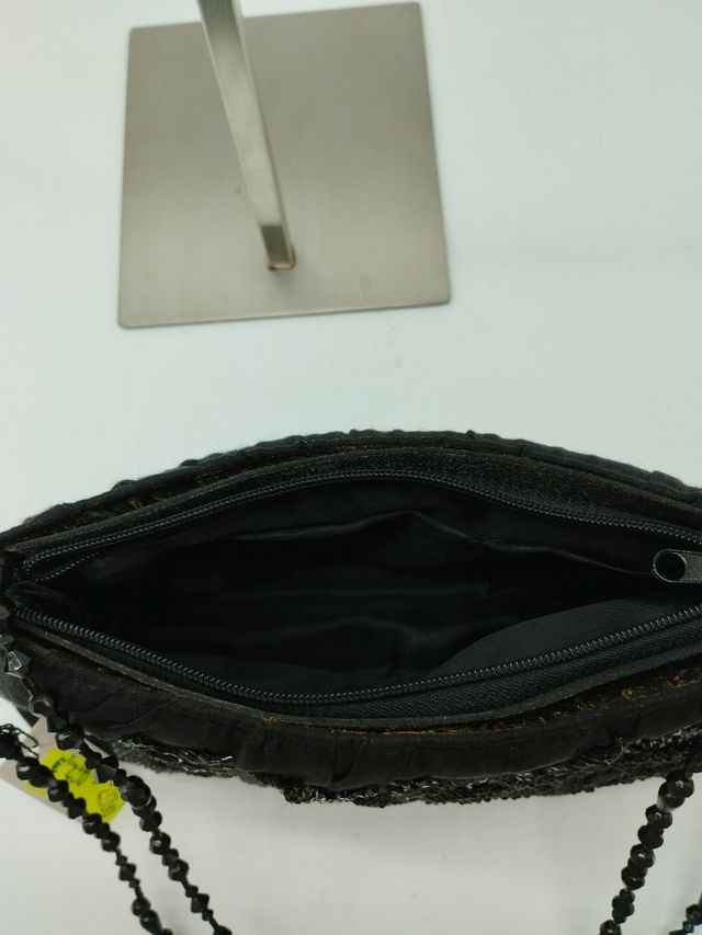 Bolso de fiesta negro con pedrería