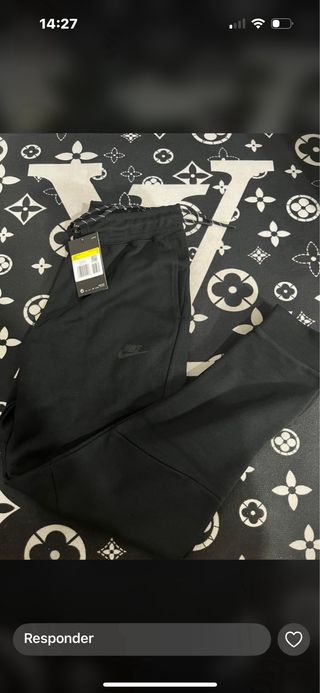 Conjunto Nike Tech Fleece Chaqueta Negra