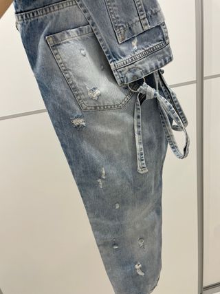 Mono vaquero Zara desgastado