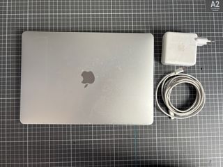 MacBook Air 2019 8 GB RAM 250 GB SSD Argento