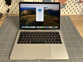 MacBook Air 2019 8 GB RAM 250 GB SSD Argento