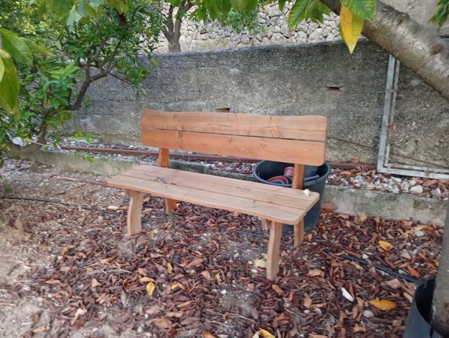 Banco de madera para jardín