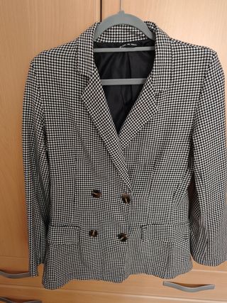 Blazer blanca y negra