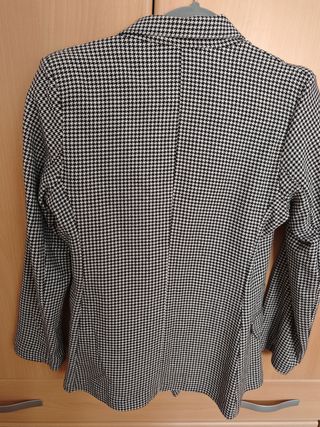 Blazer blanca y negra