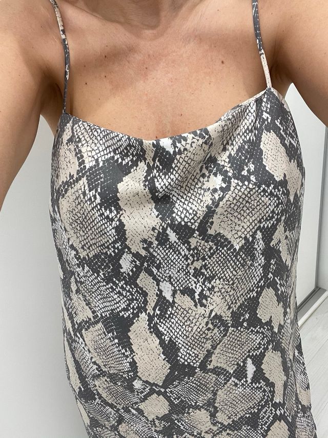 Vestido H&M estampado serpiente