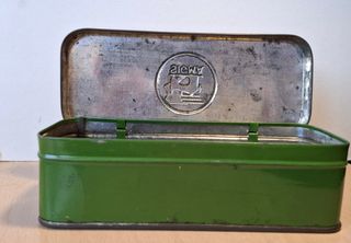 Caja antigua metal Sigma