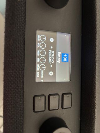 Amplificador Fender Mustang GT 100 + Pedal MGT-4