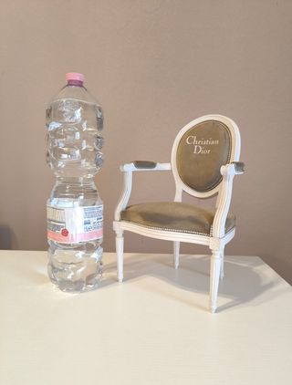 Miniatura poltrona Dior