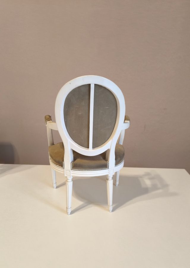 Miniatura poltrona Dior
