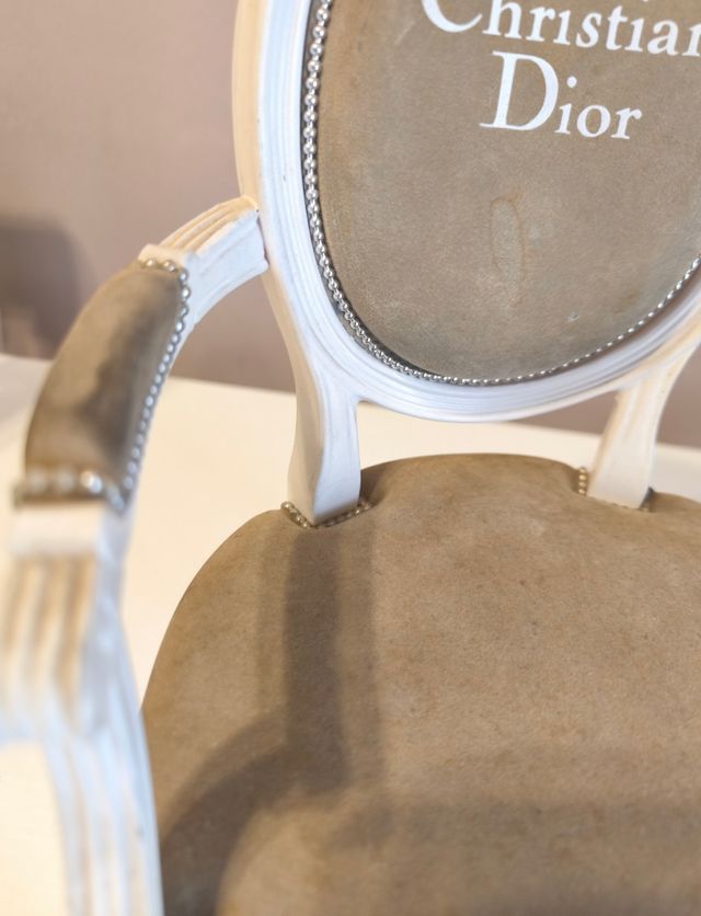 Miniatura poltrona Dior