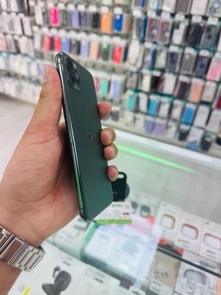 iPhone 11 Pro Max 256GB Verde Seminuevo