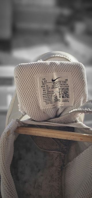 Zapatillas Nike Blancas y Rojas