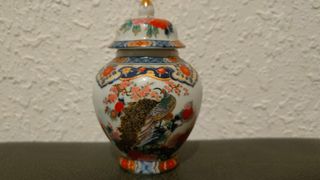 Jarrón Decorativo Japonés de Porcelana.