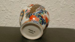 Jarrón Decorativo Japonés de Porcelana.