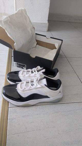 Jordan 11 Negro y Blanco