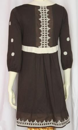 Vestido bordado Cortefiel en marron chocolate