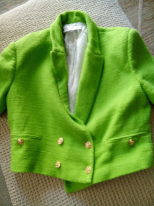 Casaco curto verde Zara