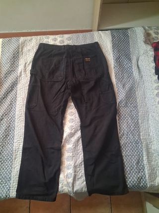 Pantalón Zara corte recto negro
