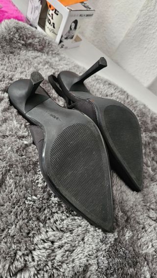 Zapatos de tacón Zara negros