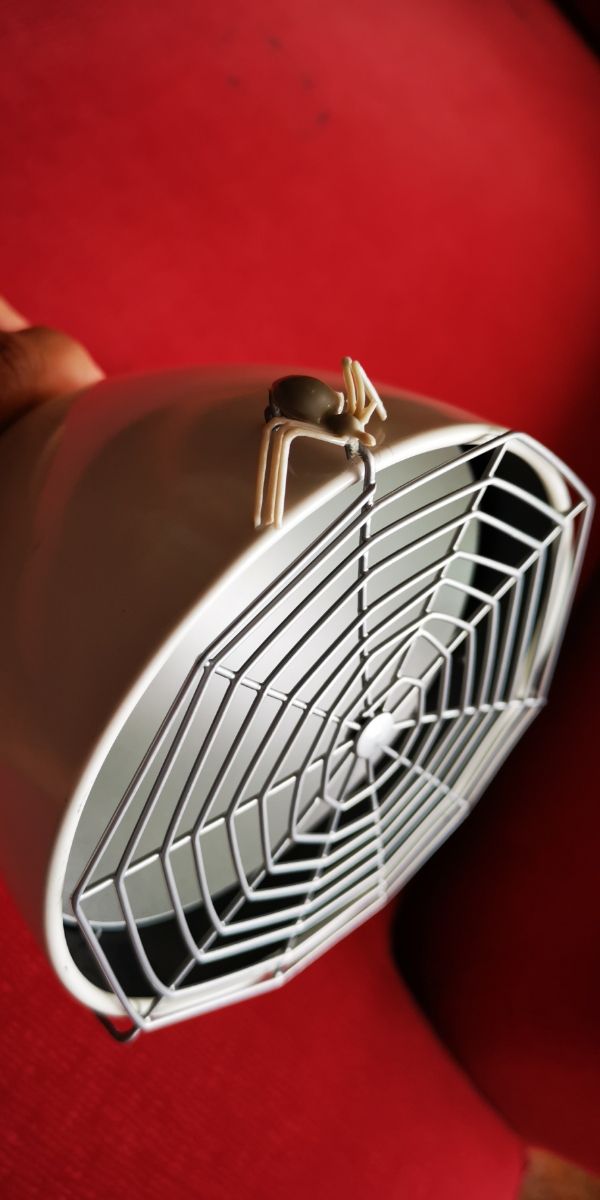 Ikea lampara flexo pared.